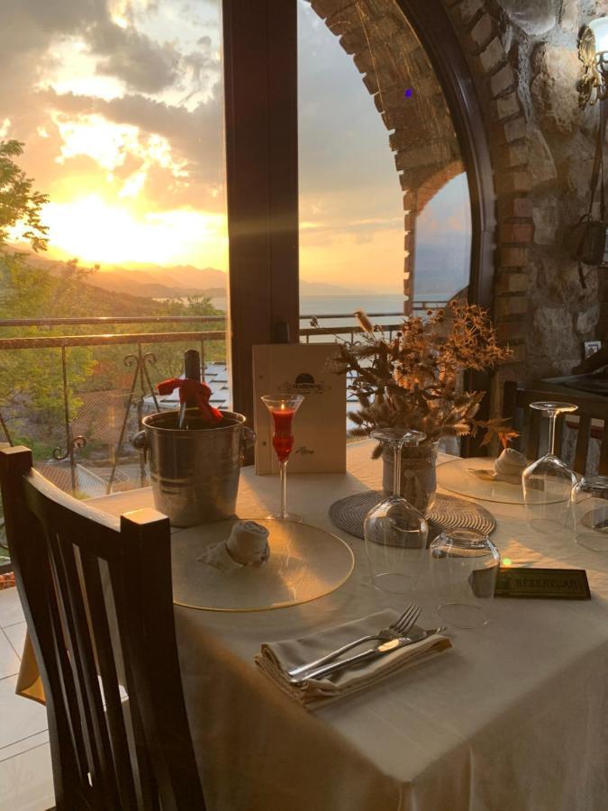 ホテル Il Tramonto Široka エクステリア 写真
