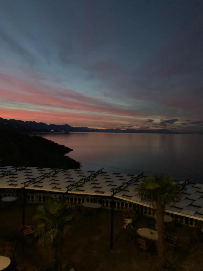 ホテル Il Tramonto Široka エクステリア 写真